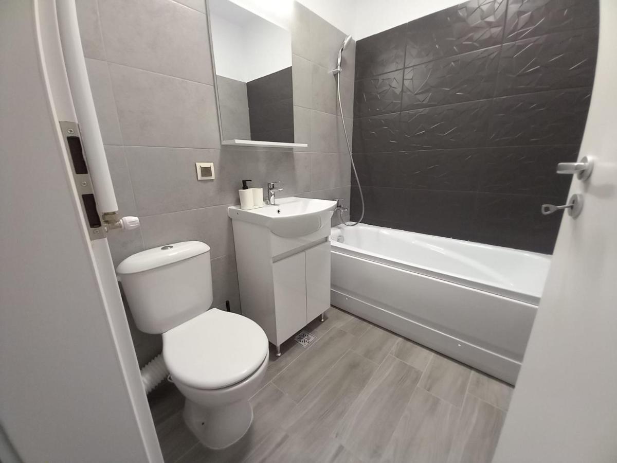 Modern 1Br Apartment With Wifi, Parking And Self Check In Bucureşti Exterior foto